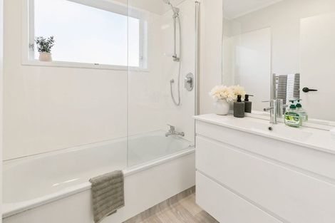 Photo of property in 49 Cypress Drive, Maungaraki, Lower Hutt, 5010