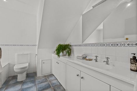 Photo of property in 34 Norwood Road, Bayswater, Auckland, 0622