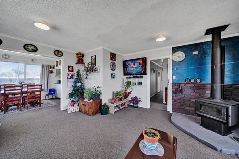 Photo of property in 61 Collingwood Street, Eltham, 4322