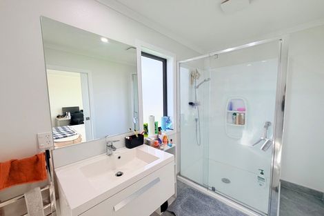 Photo of property in 9 Taraiti Crescent, Kenepuru, Porirua, 5022