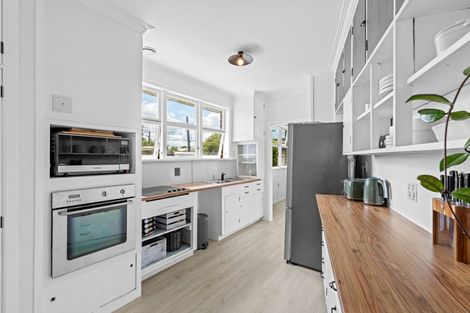 Photo of property in 587 Queen Street East, Levin, 5510