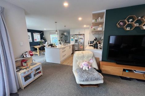 Photo of property in 8 Ruhanui Lane, Pakuranga Heights, Auckland, 2010