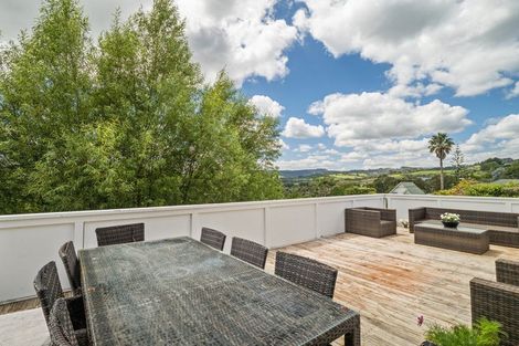 Photo of property in 4 Rautawhiri Road, Helensville, 0800