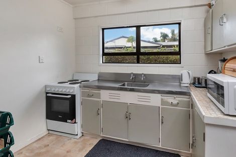 Photo of property in 1 Karoro Road, One Tree Point, 0118