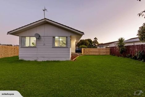 Photo of property in 1/76a Mckenzie Road, Mangere Bridge, Auckland, 2022