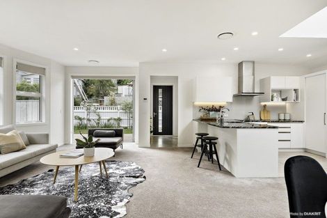 Photo of property in 2 Crieff Street, Northland, Wellington, 6012