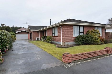 Photo of property in 74 Anglesea Avenue, Parklands, Christchurch, 8083