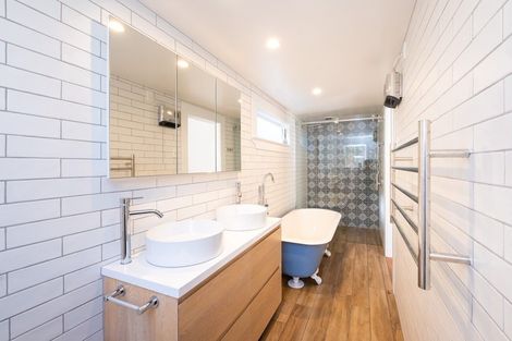 Photo of property in 14 Cameron Road, Bluff Hill, Napier, 4110