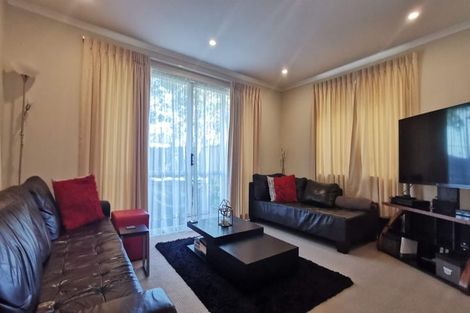 Photo of property in 19 Middlefield Drive, East Tamaki Heights, Auckland, 2016