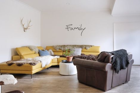 Photo of property in 8 Woodfield Place, Parkvale, Hastings, 4122