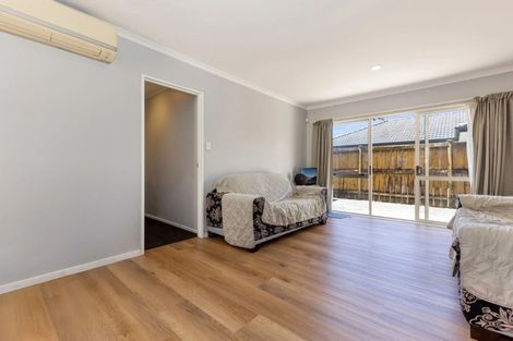 Photo of property in 39 Blackwood Drive, Wattle Downs, Auckland, 2103
