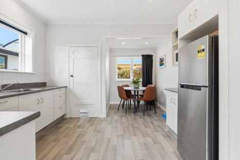 Photo of property in 5 Queen Street, Brighton, Dunedin, 9035