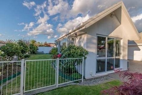 Photo of property in 52 Berkshire Drive, Avonhead, Christchurch, 8042