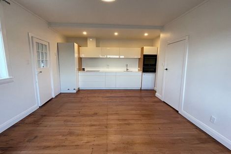 Photo of property in 11 Moffitt Street, Vogeltown, Wellington, 6021