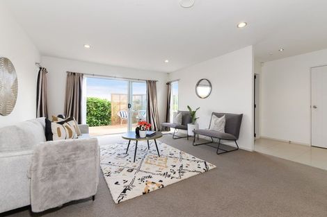 Photo of property in 79a Awaroa Road, Sunnyvale, Auckland, 0612