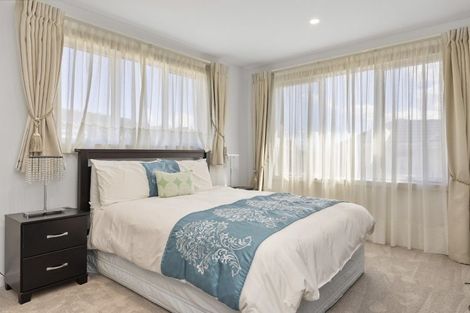 Photo of property in 28 Magnolia Rise, Waipahihi, Taupo, 3330