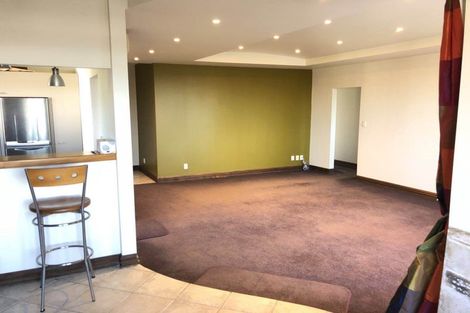 Photo of property in 19 Chivalry Road, Glenfield, Auckland, 0629