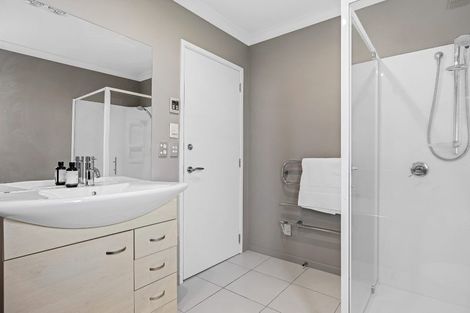 Photo of property in 17 Westpark Drive, Burnside, Christchurch, 8053