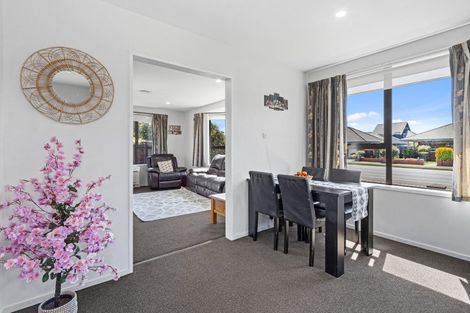 Photo of property in 1/281 Sawyers Arms Road, Bishopdale, Christchurch, 8053