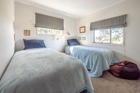 Photo of property in 17 Wellington Road, Surfdale, Waiheke Island, 1081