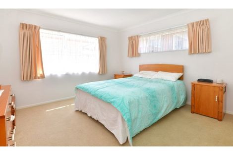 Photo of property in 6a Doment Crescent, Orewa, 0931
