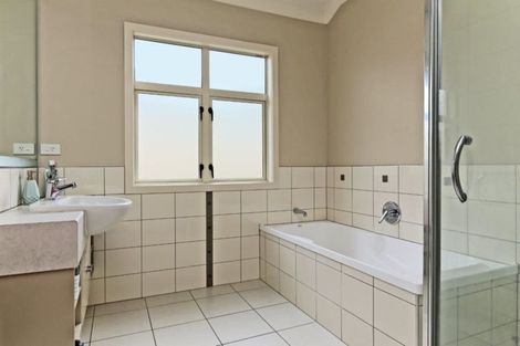 Photo of property in 16 Russell Robertson Drive, Havelock North, 4130