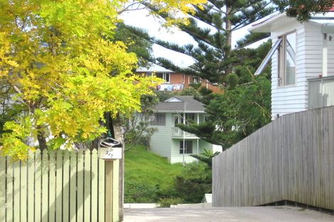 Photo of property in 1/5 Fordham Street, Beach Haven, Auckland, 0626