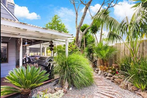 Photo of property in 158 Luckens Road, West Harbour, Auckland, 0618