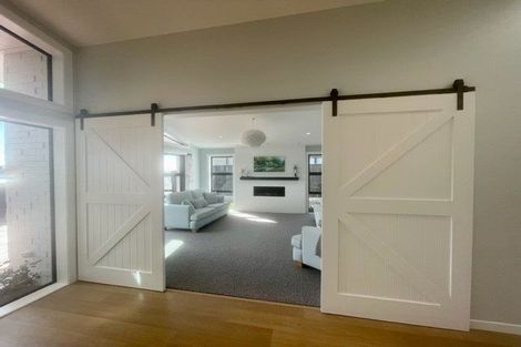 Photo of property in 14 Rotorua Grove, Aotea, Porirua, 5024