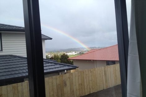 Photo of property in 28 Denver Avenue, Sunnyvale, Auckland, 0612