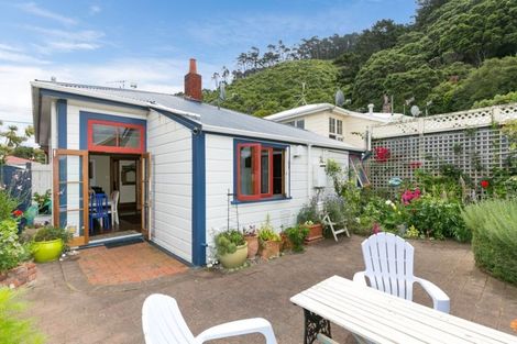 Photo of property in 7 Aorangi Terrace, Thorndon, Wellington, 6011