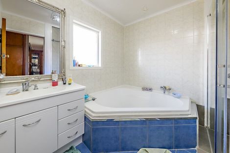 Photo of property in 12 Cameron Street, Papakura, 2110