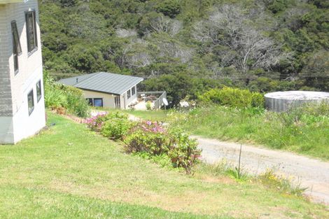 Photo of property in 19 Seaview Road, Cable Bay, 0420