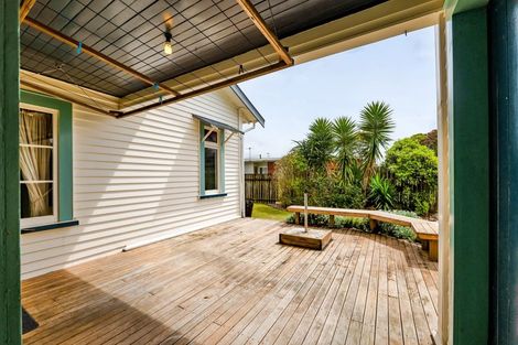 Photo of property in 10 Cameron Street, Hawera, 4610