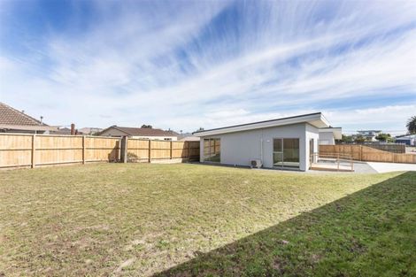 Photo of property in 9b Cuffs Road, Wainoni, Christchurch, 8061