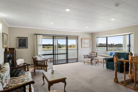 Photo of property in 16 Pohutukawa Drive, Athenree, Katikati, 3177