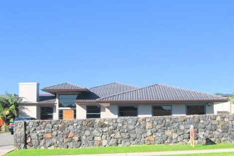 Photo of property in 49 Summerland Drive, Henderson, Auckland, 0612