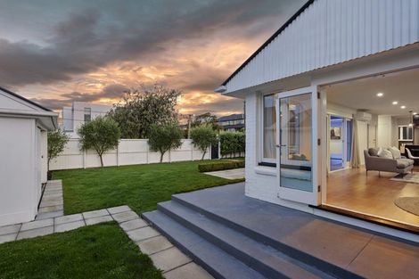 Photo of property in 141 Packe Street, Edgeware, Christchurch, 8013