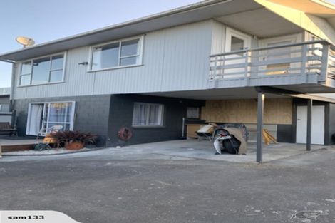 Photo of property in 2/65 Cliff View Drive, Green Bay, Auckland, 0604