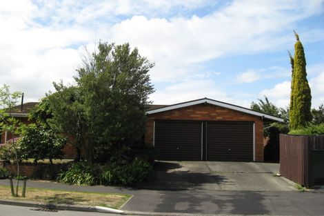 Photo of property in 27 Camberwell Place, Avonhead, Christchurch, 8042