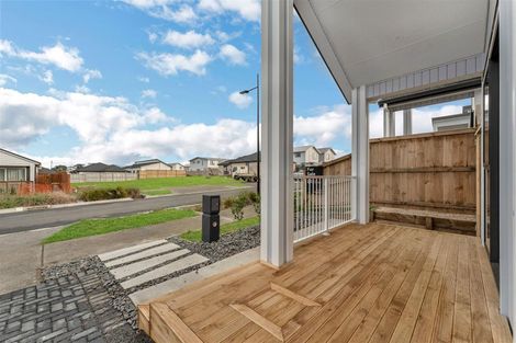 Photo of property in 11 Cronshaw Road, Karaka, Papakura, 2113