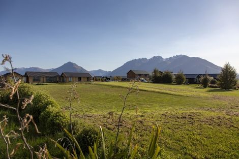 Photo of property in 10 Hovingham Court, Jacks Point, Queenstown, 9371