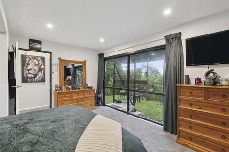 Photo of property in 37 Westhaven Drive, Tawa, Wellington, 5028