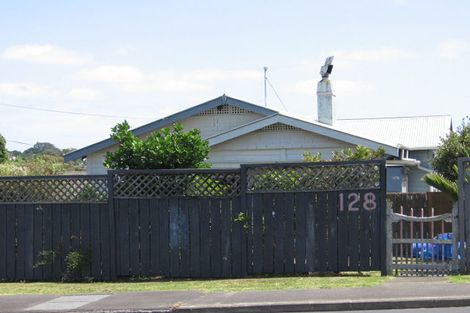 Photo of property in 128 Birkenhead Avenue, Birkenhead, Auckland, 0626