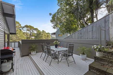 Photo of property in 35 Rosecamp Road, Beach Haven, Auckland, 0626