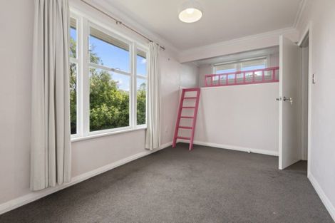 Photo of property in 6 Hughes Avenue, Hokowhitu, Palmerston North, 4410