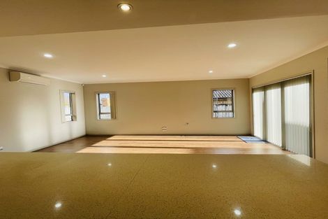 Photo of property in 23 Horizon Road, Oteha, Auckland, 0632