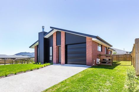 Photo of property in 33 Harakeke Drive, Wharewaka, Taupo, 3330