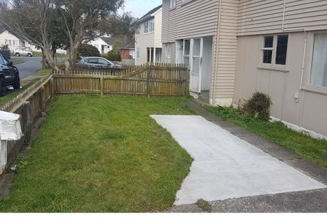 Photo of property in 5-7 Hazard Grove, Cannons Creek, Porirua, 5024