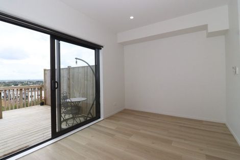 Photo of property in 13b Crestview Rise, Papakura, 2110